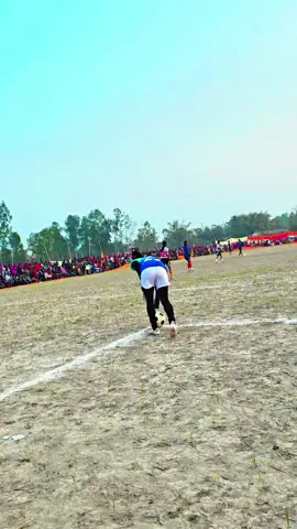  ফুটবল খেলা যখন শুরু হয়, তখন যেন সব দুঃখ এক নিমিষে উধাও হয়ে যায়! ⚽🥅#tiktok #foryou #foryoupage #football #ismylife 