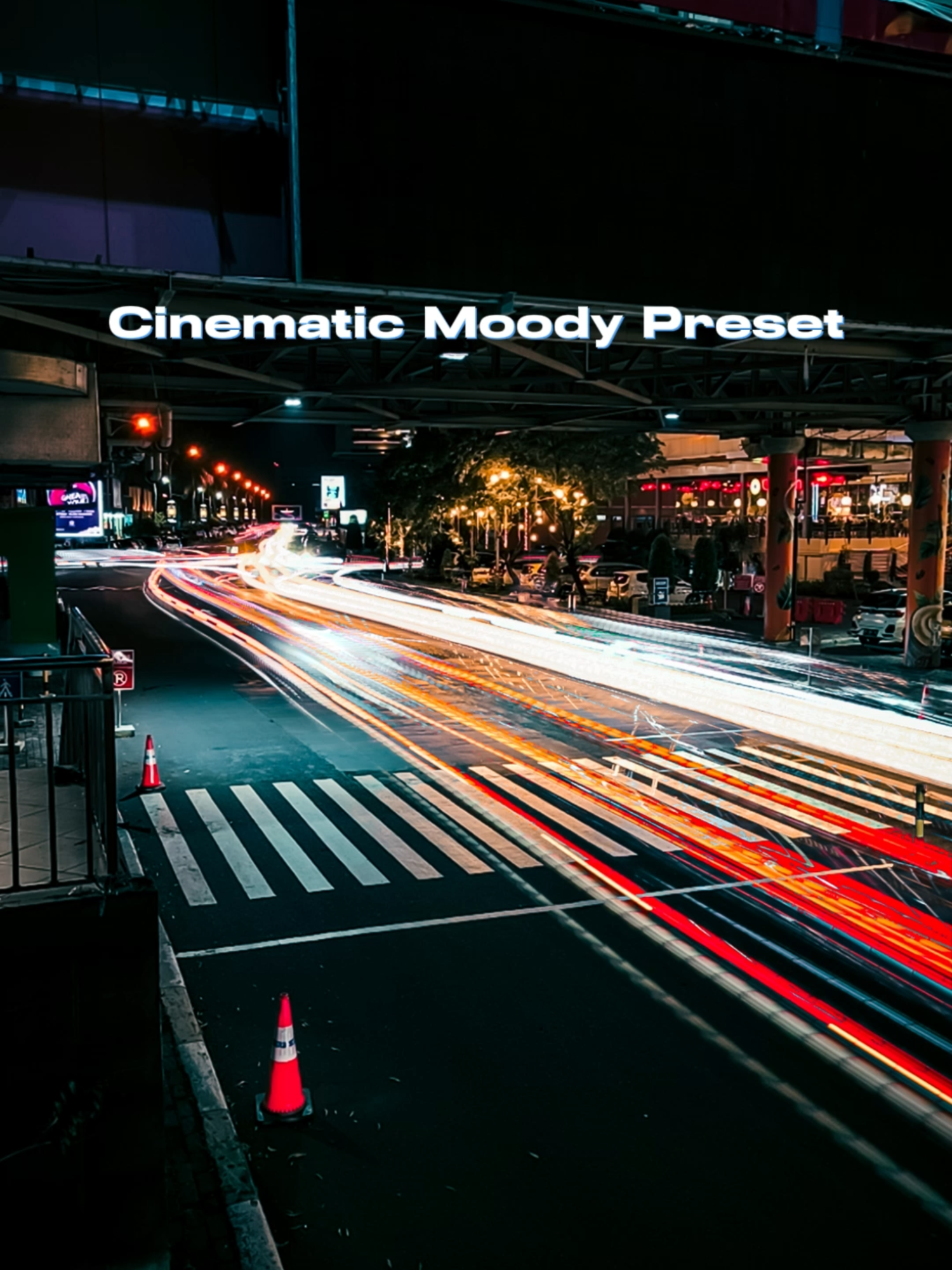 Sederhana, tapi iphone ga bisa🗿 Buat android yang ga punya mode ini, pake aja mode pro. Pengaturannya gini: - ISO terendah (50 kalo ada) - Shutter speed 1-15 detik (tergantung mau seberapa lama efeknya) - Fokus Auto aja atau yang terjauh *tips, karena Shutter speednya tinggi, jadi pakein kacamata hitam atau lebih bagus lagi pake nd filter biar ga over exposure iPhone sebenarnya bisa kayak gini tapi butuh apk tambahan buat hasil kayak gini atau bisa diakali juga pake night mode (tutupin kameranya sampe dapat 30s) Edit: Lightroom Preset: Cinematic Moody by Sfnyw Cek Link di Bio Buat Presetnya. Follow @sfnyw.03 dan @lensifyhub.id