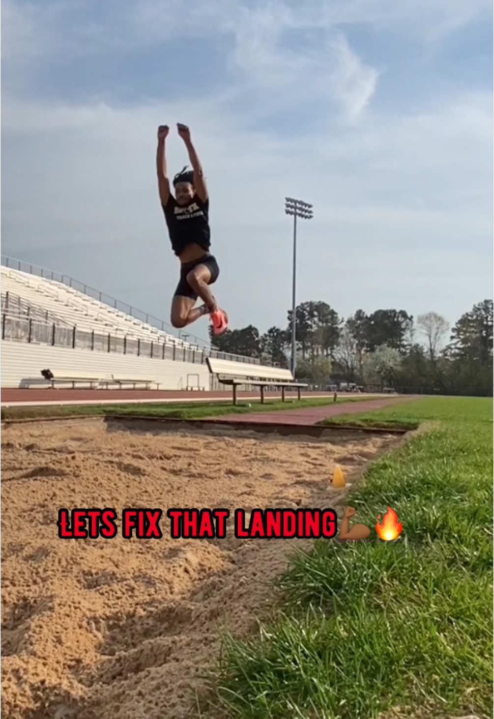 If your like me and that pesky hand won’t stay up out that sand, DO THIS EXERCISE💪🏾🔥 • #trackandfield #triplejump #jumper #longjump #discipline #athlete #mobility #stability #corework #practicemakesokayish #myjourneybackonthetrack #timefor17meters