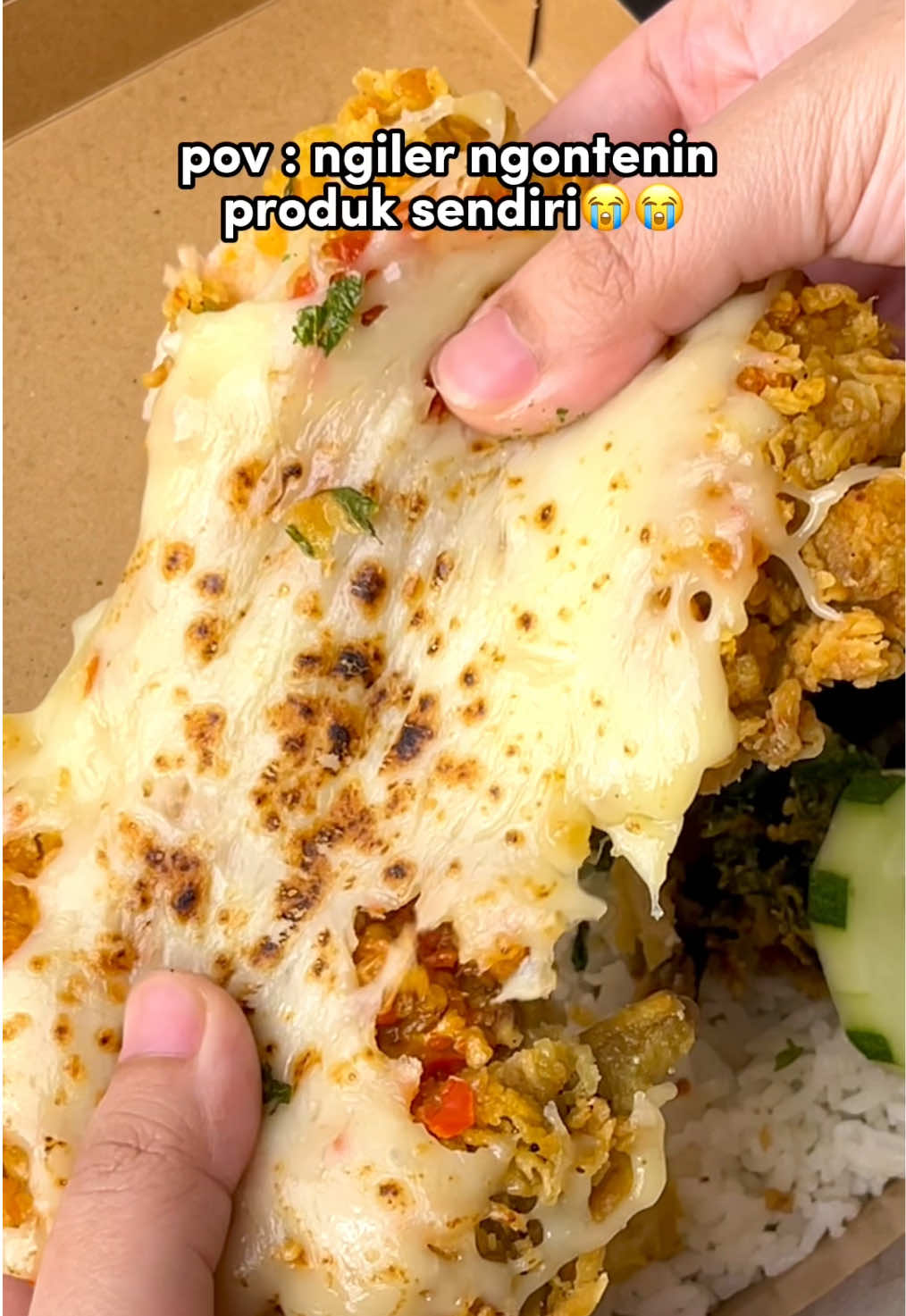 harus cobain sih ayam geprek mozzarella+bayam crispynya!🔥🤤🤤 #ayamgeprek #kulinersurabaya #makananviral #makanansurabaya 