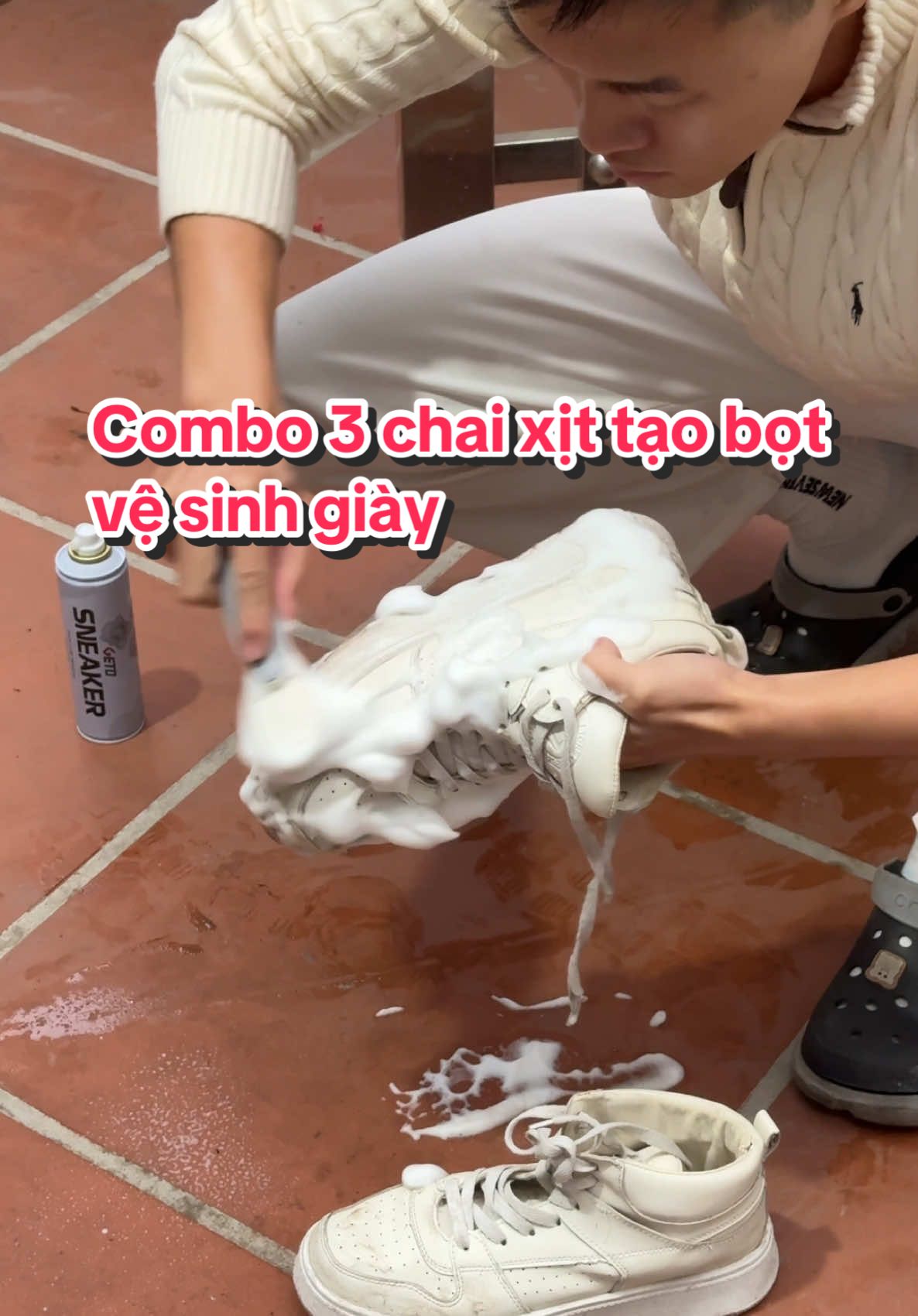 Có bảo kê nhớ 😎 #vesinhgiay #sneaker #xitbotvesinhgiay #mưa #nồm #ẩm 