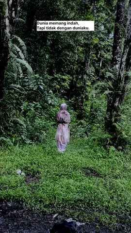 Lautan memang indah dan luas, tapi ikan air tawar akan mati jika ke sana. #pocong #katakata #quotes #sadboy #sadvibes #status #fyp #fyppppppppppppppppppppppp #statusvideo #hutan #angker #penampakan #galaubrutal #galau 