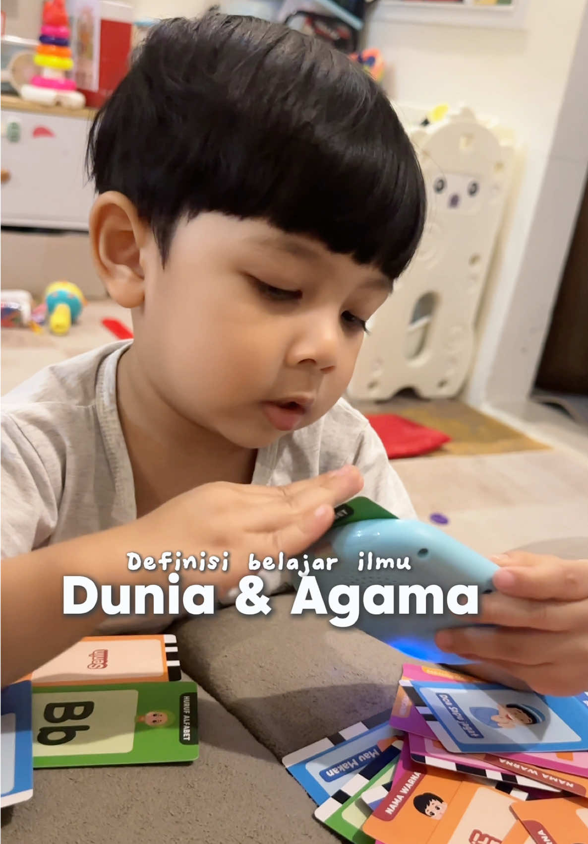 Learning card ini udah ada 224 konten belajarnya! Selain ngajarin pengetahuan umum balita, juga ngajarin doa dan surah pendek.  Selain diajarkan langsung sama ortu, anak juga bisa belajar pake media ini✨🫶 #hafidzquran #learningcard #mainanedukasianak #kartubelajar 