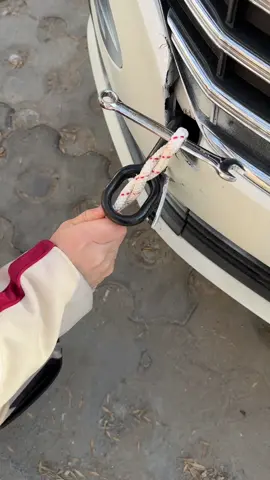 Even the Hulk can't pull the tow rope away#tiktok#howto#cartok#car#automotive #driving #skills #knowledge #fpy #fyp #tips #foryou #carsoftiktok