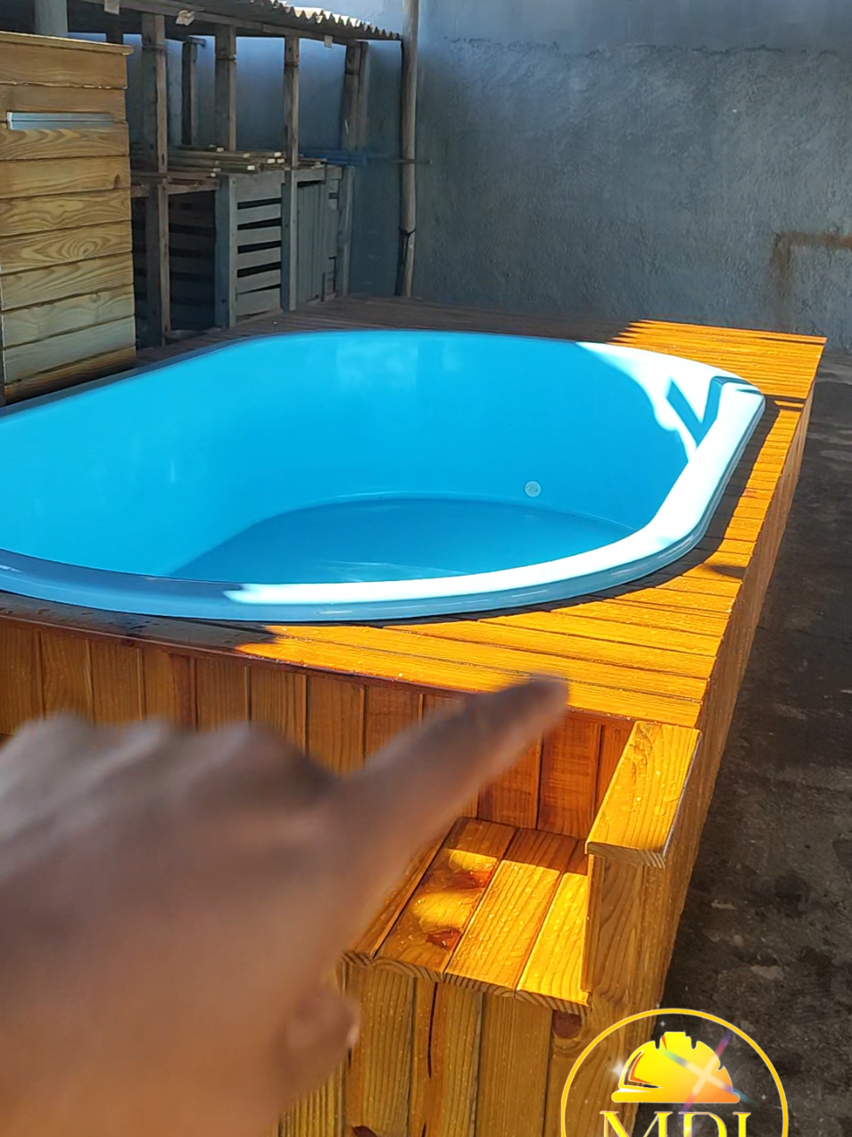 Somos de Campo Grande MS  entregamos em todo o Brasil  frete dóis reais o km rodado  #piscinacomdeck  #deck  #mdi  #piscina 