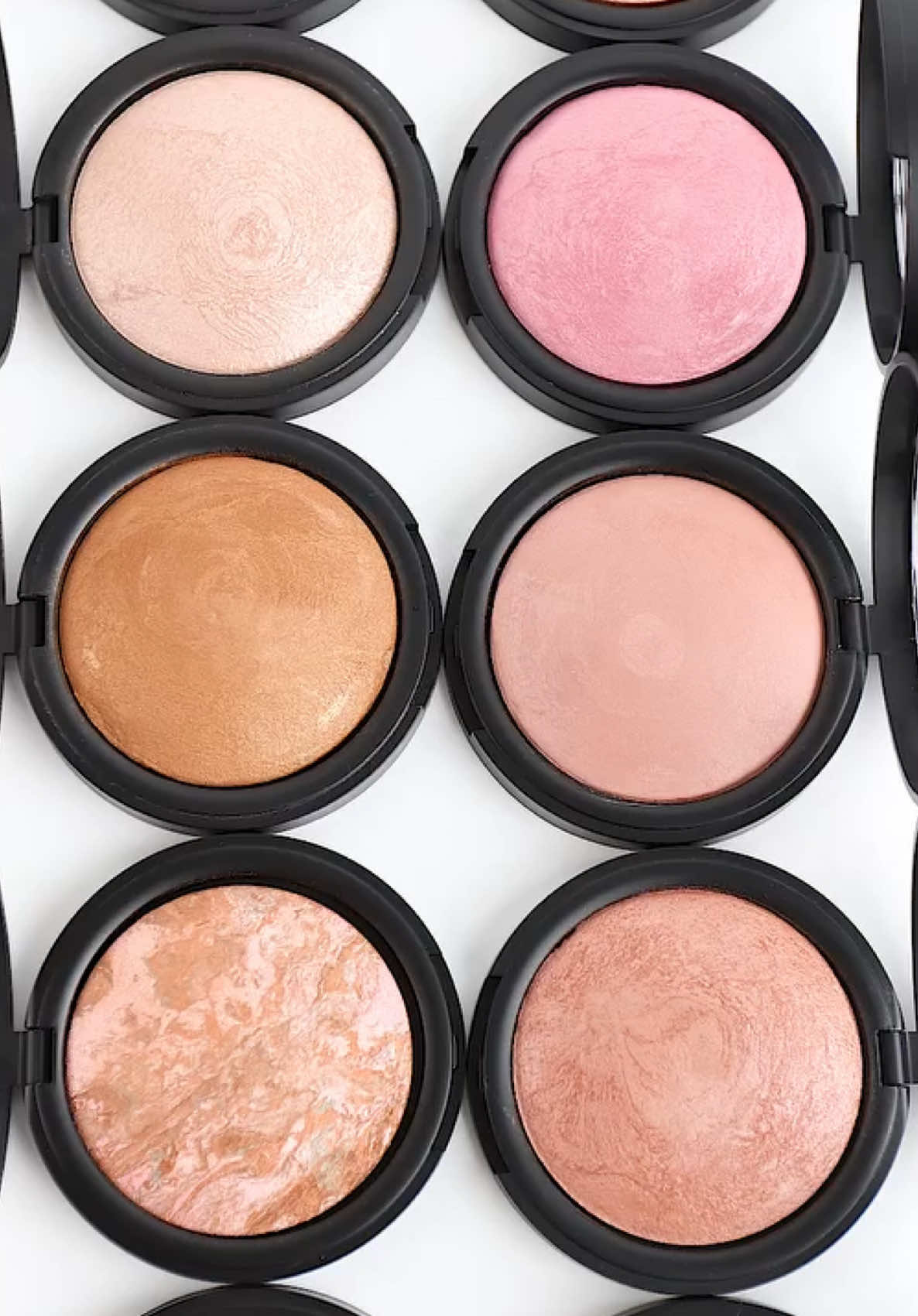 Baked stardust😍 #blush #bronzer & #highlighter #goldenrose #veganmakeup #voorjou 