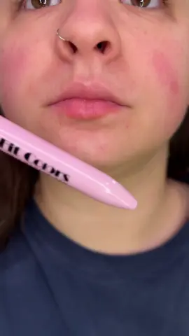 This 4-in-1 makeup pen from Fit Colors is honestly such a cool makeup product.  Have you tried it?? #makeuphacks #makeupproducts #makeupreview #makeup 