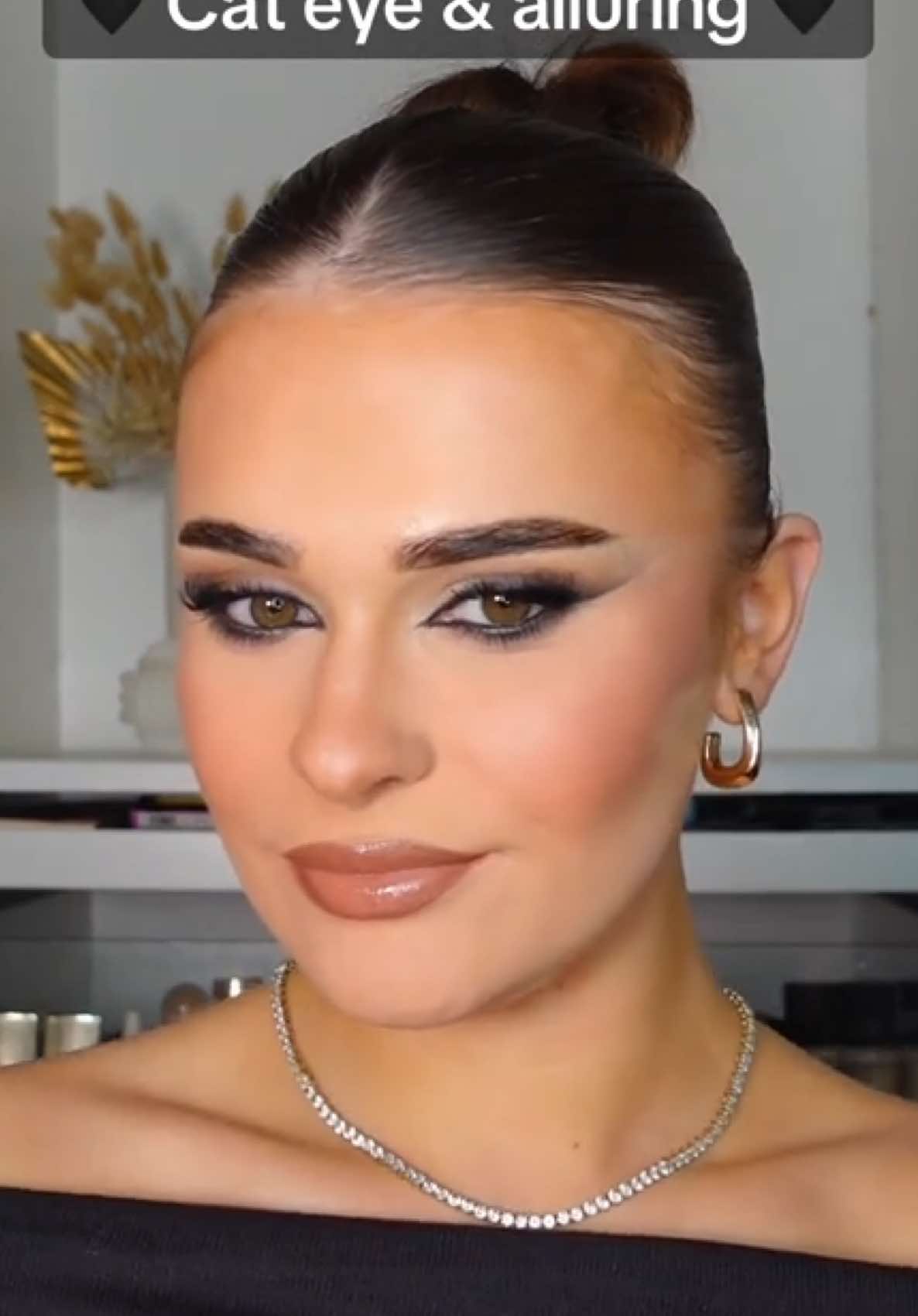 11/12 cat eye 🐈‍⬛ #fyp #foryoupagе #makeup #zodiacsigns #zodiacsignsmakeup #cateyemakeup #cateye 