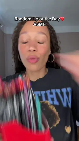 She was eh… #randomlipcombo #makeup @NYX Professional Makeup 
