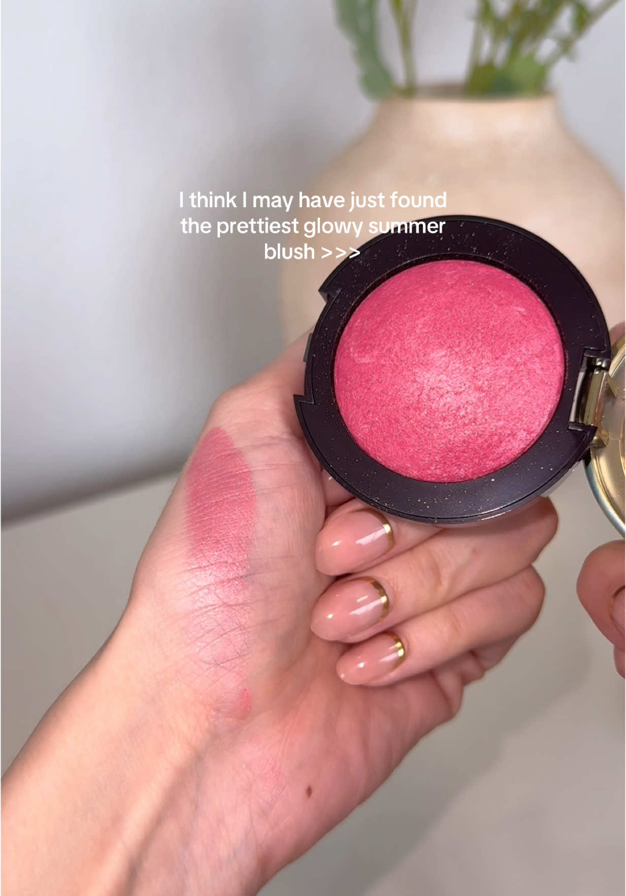 The perfect shade of pink 💗 #makeup #makeupproducts #viralmakeupproducts #makeupteends2025 #makeuptutorial @Milani Cosmetics  