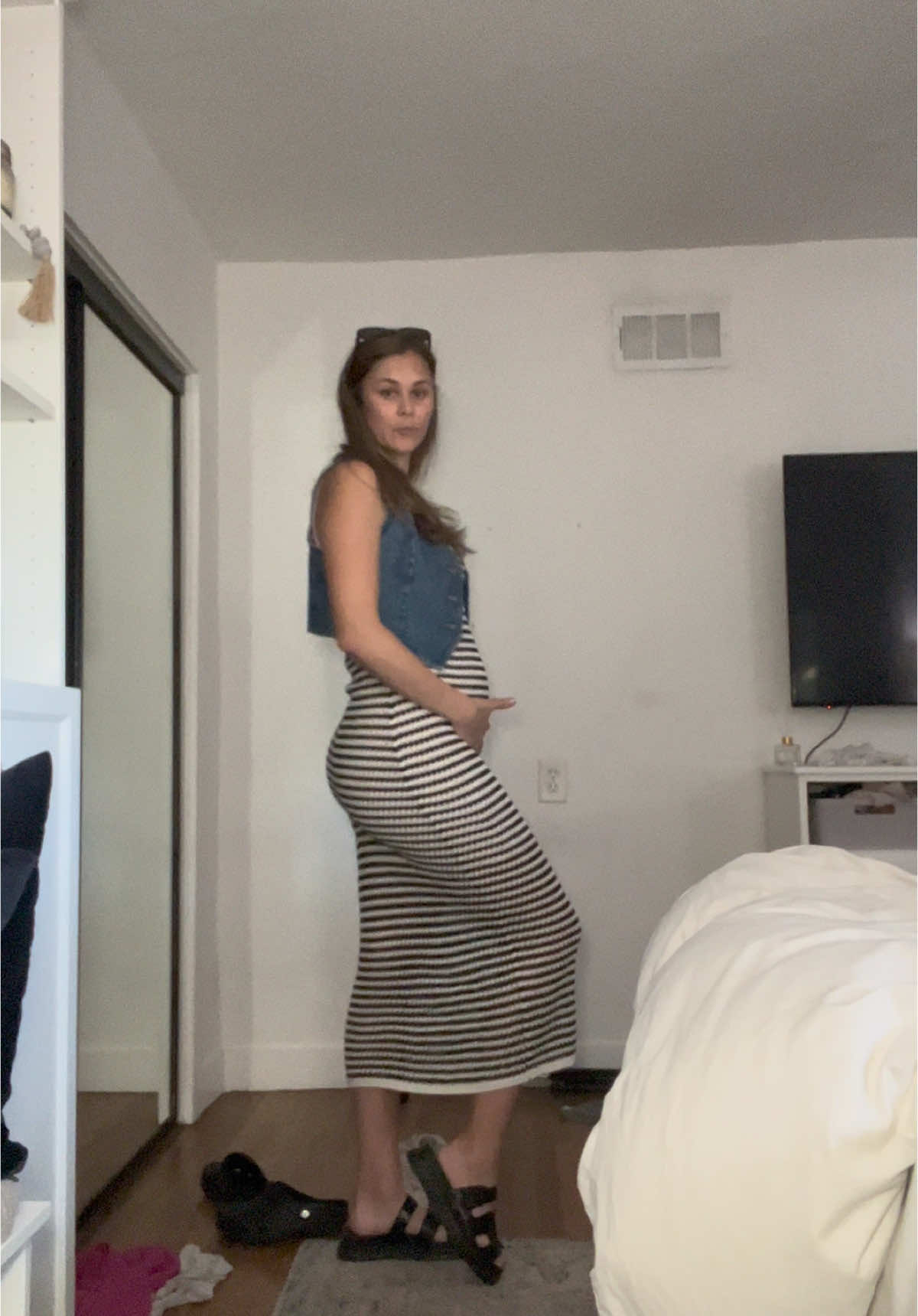 I actually felt cute today 😭. Trying to make my non pregnancy clothes go the distance! #pregnancyclothing #pregnantstyle #bumpstyle 