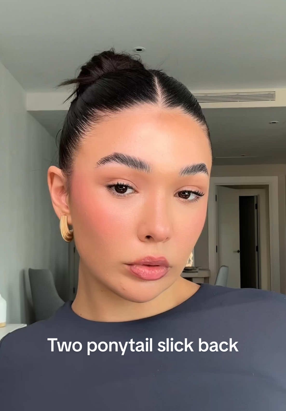 Trying the viral two ponytail slick back bun hack everything I used 👇🏼 @L’Oréal Professionnel volume extra full mousse  @lorealparisuk infinium hairspray  @Kérastase elixir ultime #sleekponytail #slickback #slickbackbun #hairstyles #hair #creatorsearchinsights 