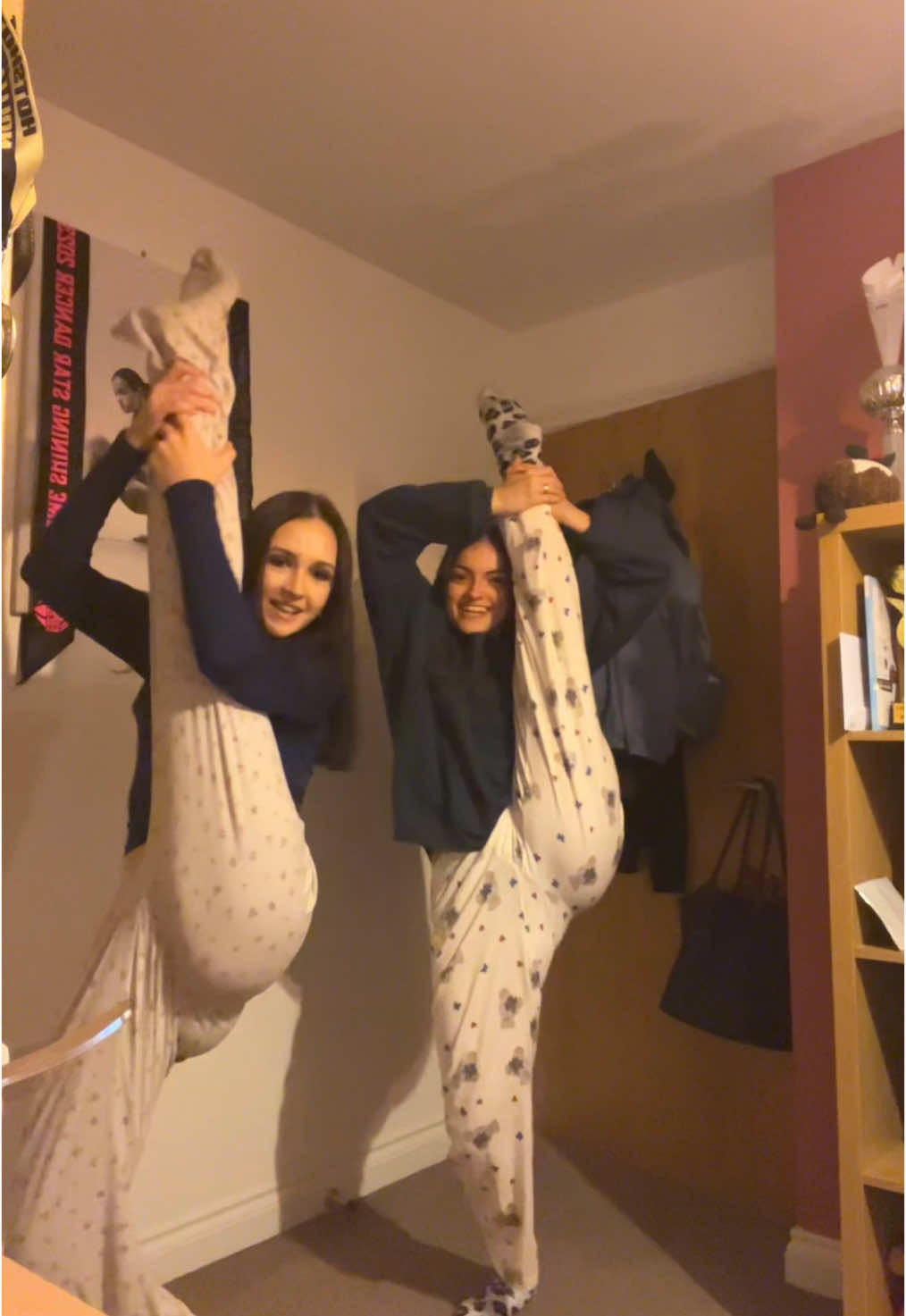 flexi queens #bendy#fyp#dance#life#queens#rubberbands@eva 