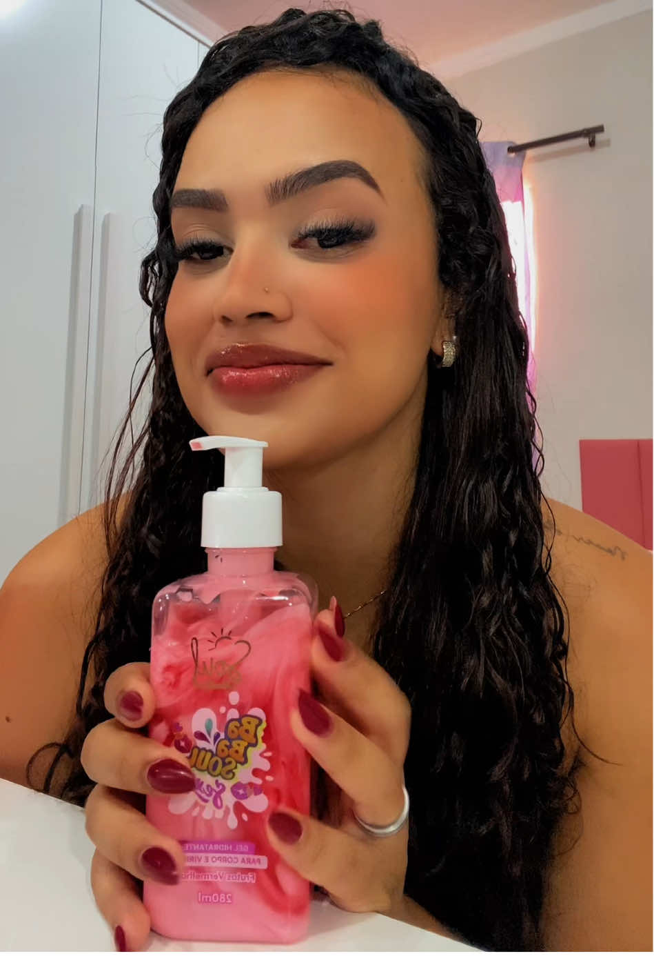 Já usaram? Kkkkkkk 🍓🤓 #fy #fyp #hidratantecorporal #babalu #soulcosmeticos #fyyyyyy #mulher #gel #amigas 