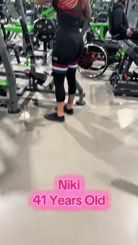 Hit the gym crew with a classic! #fyp #funny #surpirse #questions #backthatazzup #zyxcba #gym #GymTok #canada🇨🇦 #musik #rap #