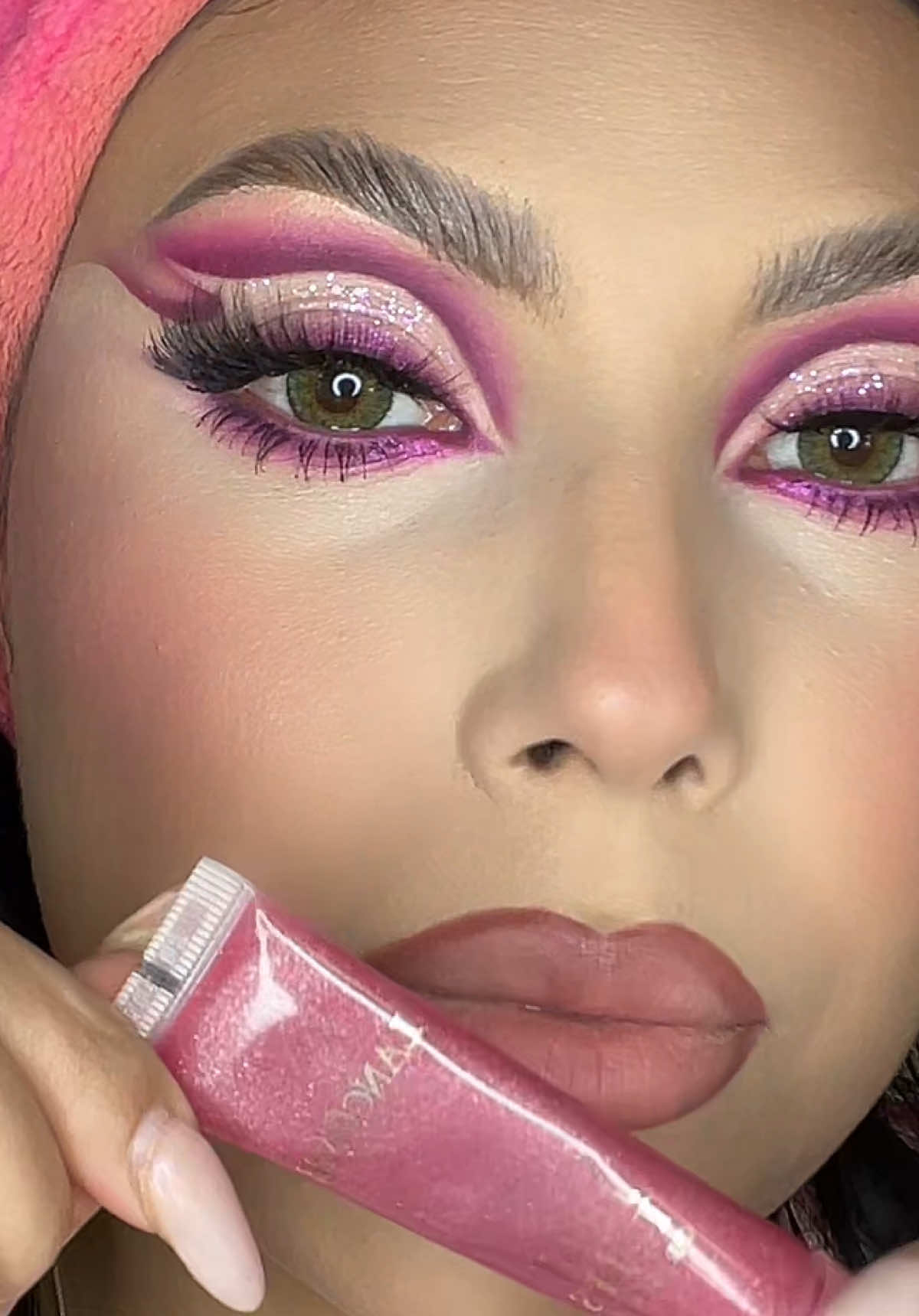 💖 ALL PRODUCTS LISTED 👇🏻 🎀 Eyebrows @LA COLORS Cosmetics  🎀 Concealer & camel CC cream  @elfcosmetics  🎀 Contour Bronzer Stick @LYS Beauty  🎀 Blush @Anastasia Beverly Hills  🎀 Translucent Powder @Laura Mercier  🎀 Bronzer @MAC Cosmetics USA  🎀 Blush @Formula Z  🎀 Eyeshadow Palette @Beauty Creations Cosmetics  🎀 Lip Liner L.A. COLORS 🎀 Lip Gloss @Lancôme  🎀 Highlighter @Jaclyn cosmetics  🎀 Setting Spray @urban decay  #makeuptutorial #makeupproducts #makeuphack #pinkmakeup #maquillajerosa #phx #az #fyp #foryourpage #viralvideo 