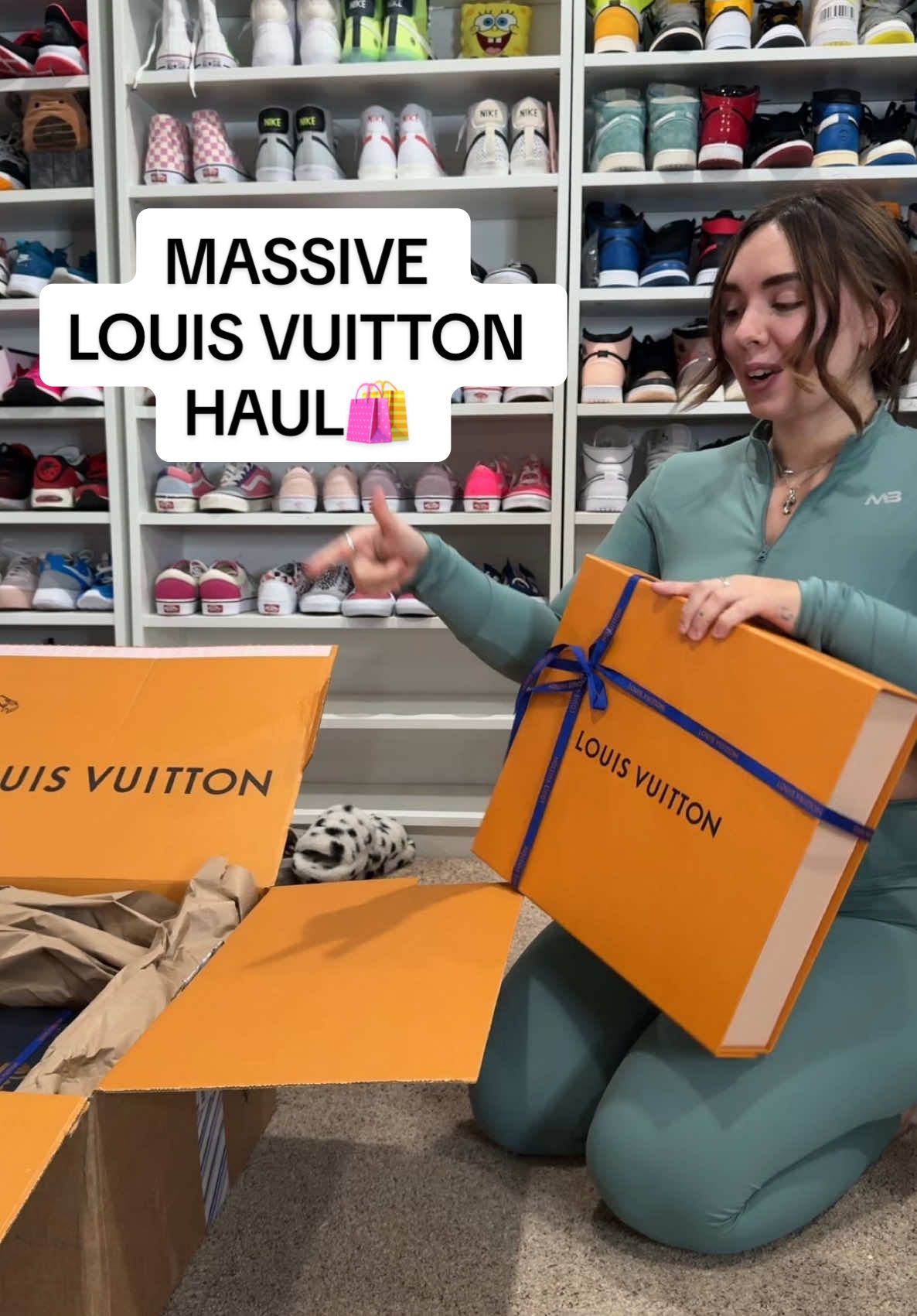 IM CRYING OMG😭 THESE ARE BEAUTIFUL @Louis Vuitton #louisvuitton #unboxing #haul #fashion #style 