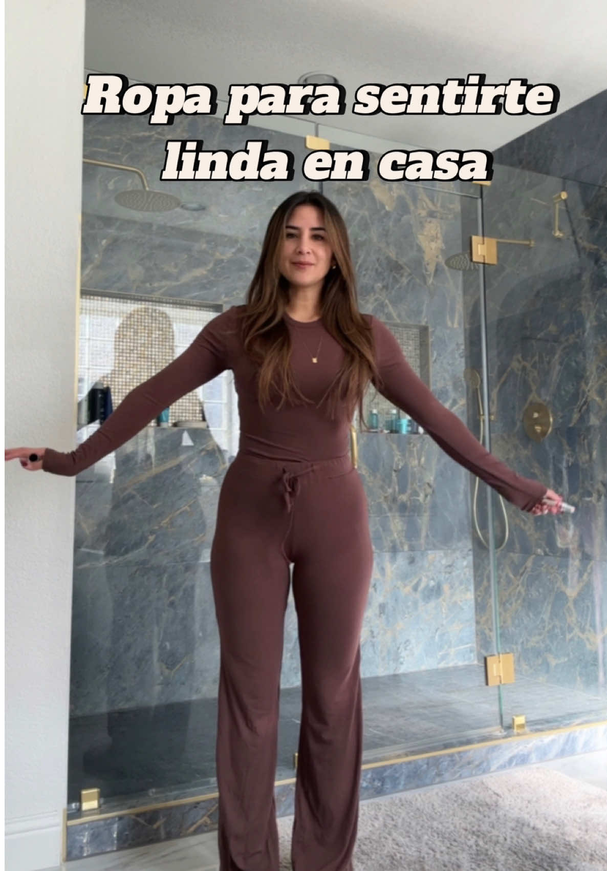 Invertir en sets es un hack para vestirte rapido - sentirte bien y estar comoda en tu dia a dia. 🧡🫰🏼✨ #loungewear #asesoradeimagen #estilopersonal #glowupchallenge #tipsdebelleza 