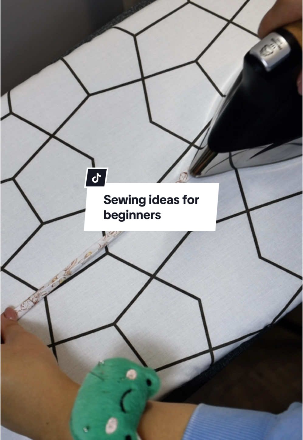 Beginner sewing tutorial on how to make bias tape easy and no gadgets needed. #creatorsearchinsights #bow #beginnersewing #sewingtips #sewingdiy #stitching #viraltiktok 