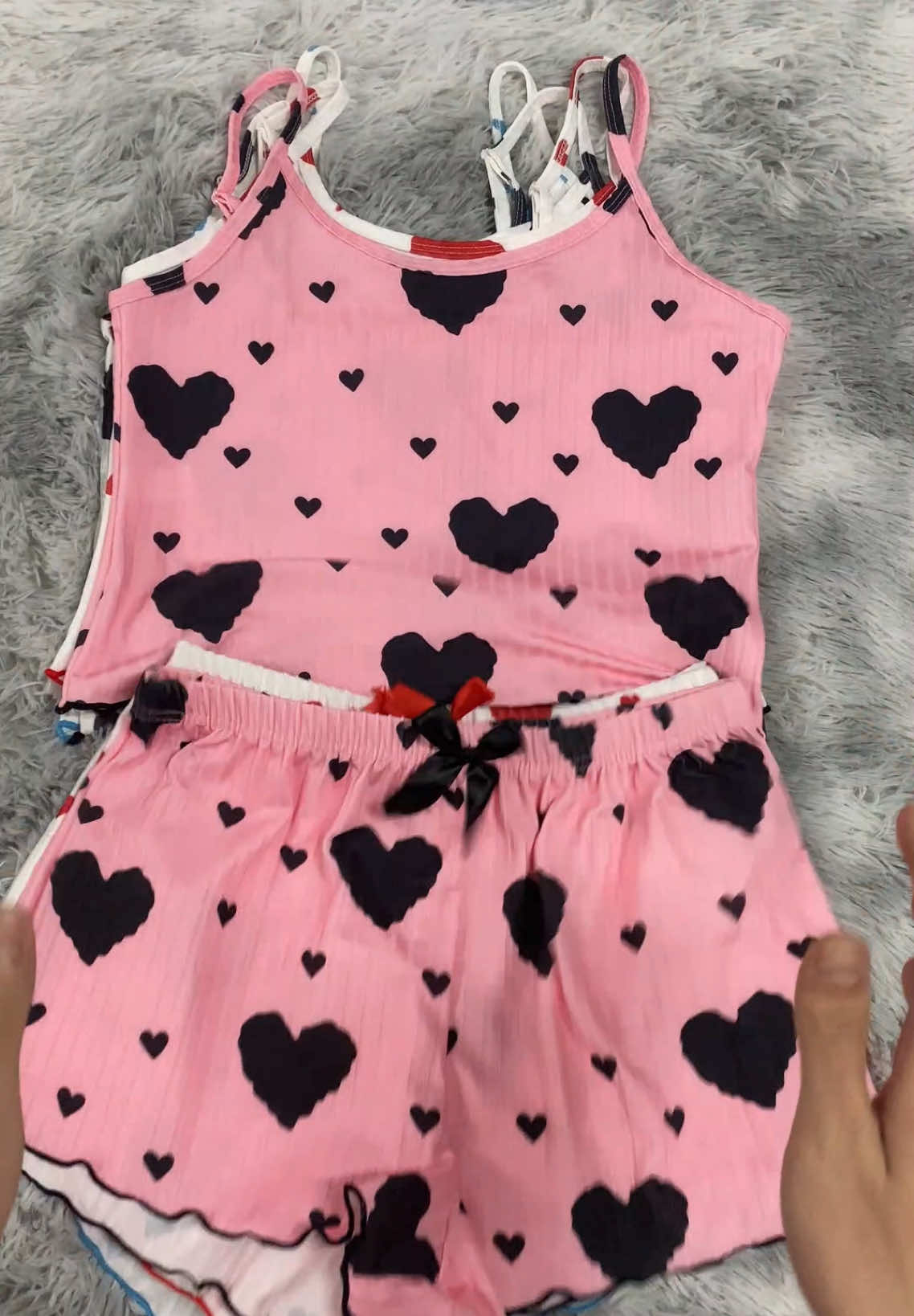 Girls, here is a lovely set of pajamas.#girl #women #DeallDrops #Spotlight #girls #womens #womensclothes #TikTokShop #TikTokMadeMeBuylt #ValentinesDay #vest #shorts #pyjama #twopieceset #2pcs #suit #valentinesdaygift #sleepwear #pajamasset 