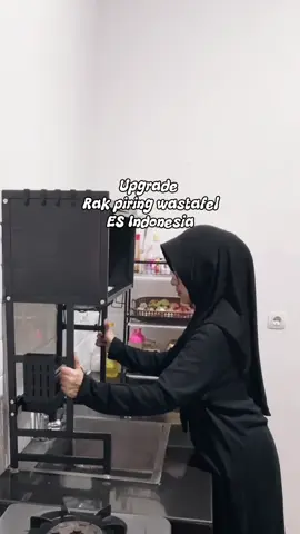 Nyesel kenapa ga dari dulu tau ada rak peniris piring sink ini .. bikin tampilan dapur jadi rapi dan aesthetic tentunya .. juga rak ini multifungsi yaa bisa simpan sendok, talenan, pisau dll .. yuk samaan 🫶🏻 #rak #rakpeniris #rakpeniriswastafel #rakwastafelcucipiring #rakwastafel #rakmultifungsi 