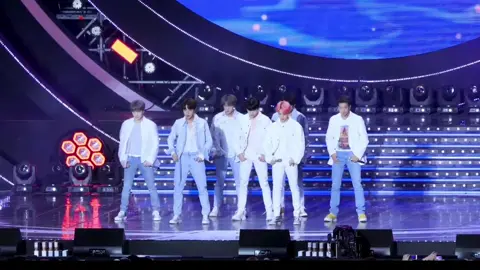 Paling gk bs aku tuh mengabaikan yg bening2 begini.. gk bs... GAK BISA🤭🤭🤭😫😫 #bangtan #tiktok #fyp #bts 