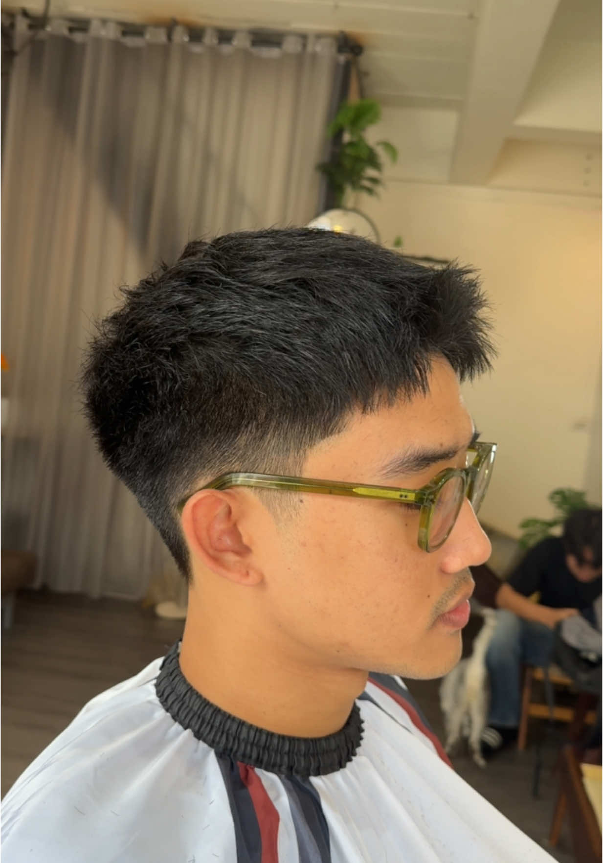 ดร็อปคัทสำหรับคนผมฟู #dropcut #ทรงผมหน้าร้อน 💈 สนใจตัดผม  Instagram : hairstoryclub Facebook : Hair story club ☎️ : 065-462-2589 (ช่างมิว) 💵 อัตราค่าบริการ 150฿ทุกทรง 🙏🏻🙏🏻 📍พิกัด ม.นเรศวร ประตู5 ซอยโลกีย์  Google map —> hair story club  ##hairstoryclub##haircut##hairstyles##barbershop##ตัดผมชาย##ตัดผมชายพิษณุโลก##มอนอ##ร้านตัดผมชายพิษณุโลก ##ร้านตัดผมชายมอนอ#ร้านตัดผมชายประตู5