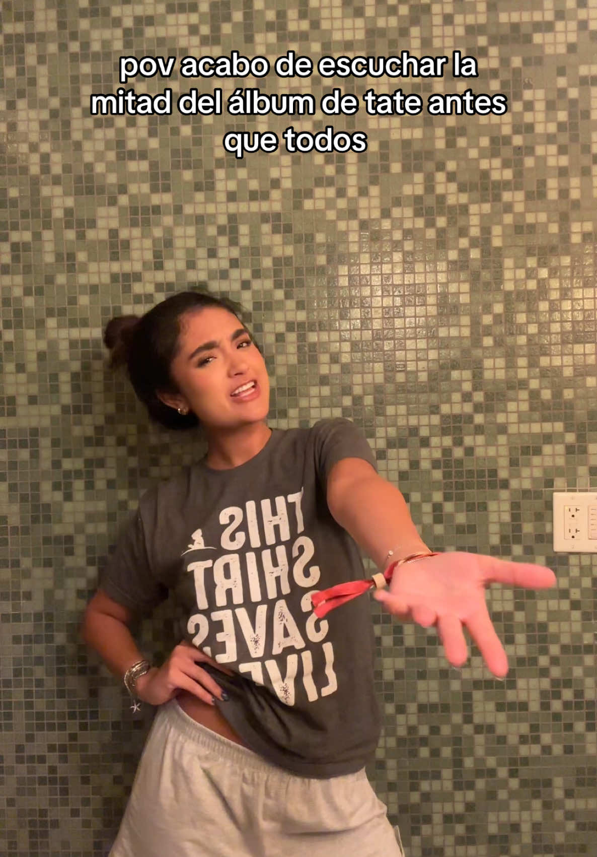 sale el viernes !! perdón se los tenía que presumir 😌 la amo y es top 