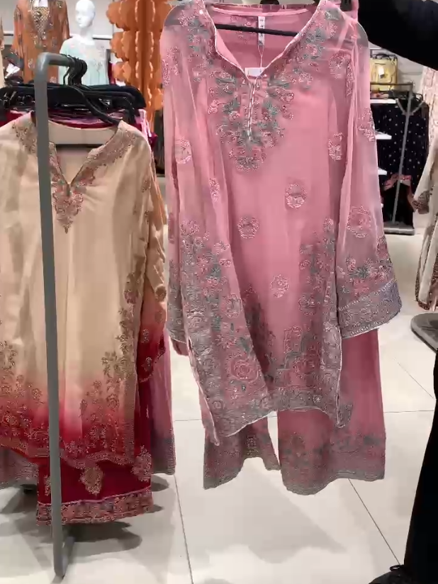 Ethic boutique wear  #onlineshopping #foryou #foryourpage #pakistanifashion #pakistanisuts 