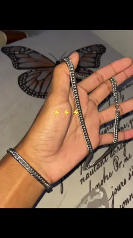 gas in bray , kalo kepanjangan bisa dipotong sendiri✅                   #gelangrantai #kalungrantai #kalung #gelang #antikarat 