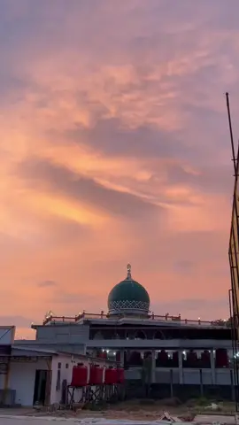 pov : ketika lagi sedih disuruh adzan            #fypシ゚ #masjid #adzankurdi 