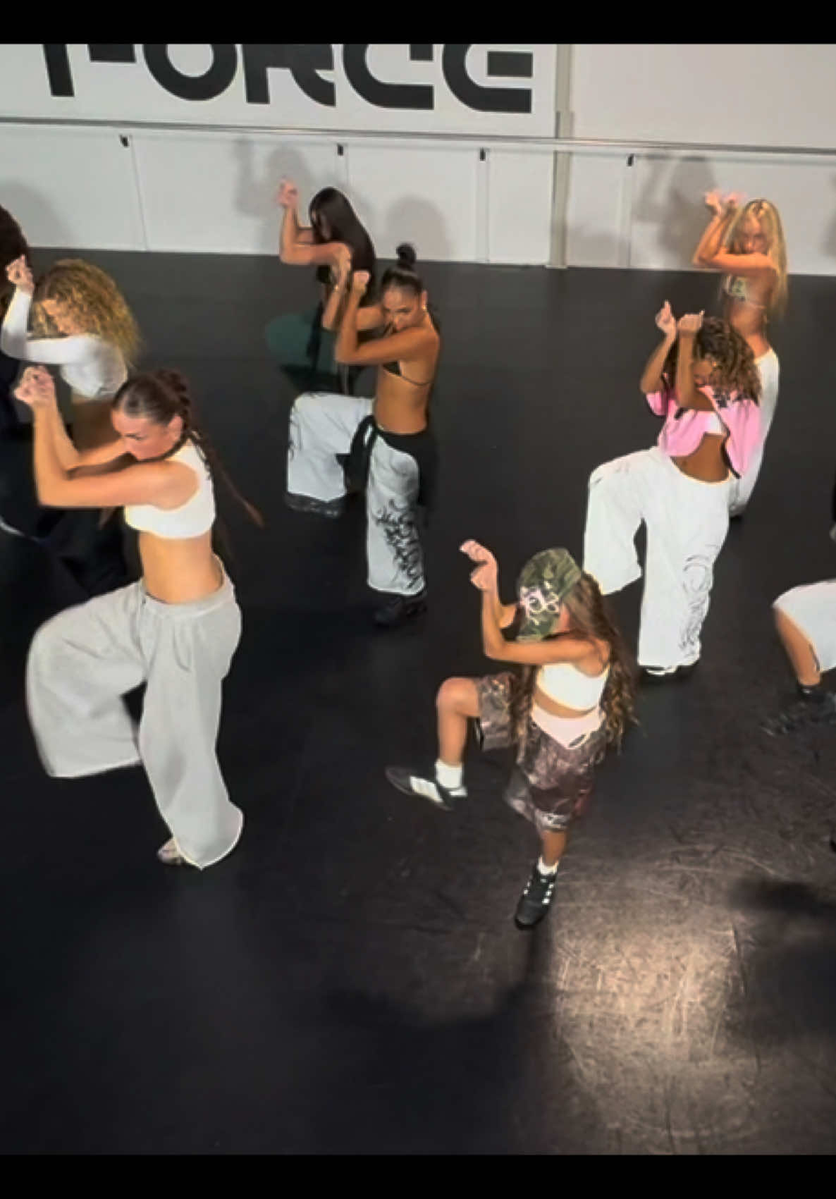 the girls for @danceforceau choreography by @shaniiaa_raee featuring @A S H A L E E  #fyp #dope #hiphop #dance #trending #CapCut @Jessiereyez 