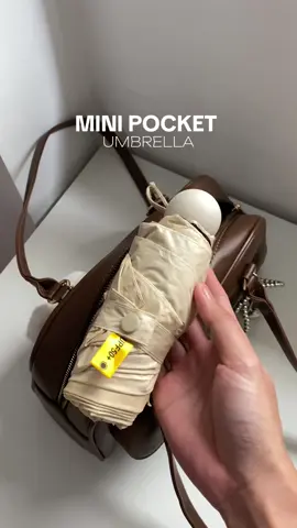 Para sa mga tamad mag bitbit ng payong! Mini pocket umbrella yung perfect sainyo☂️ #umbrella #smallumbrella #pocketumbrella #pocketsizeumbrella #summeressentials #upf50plus 