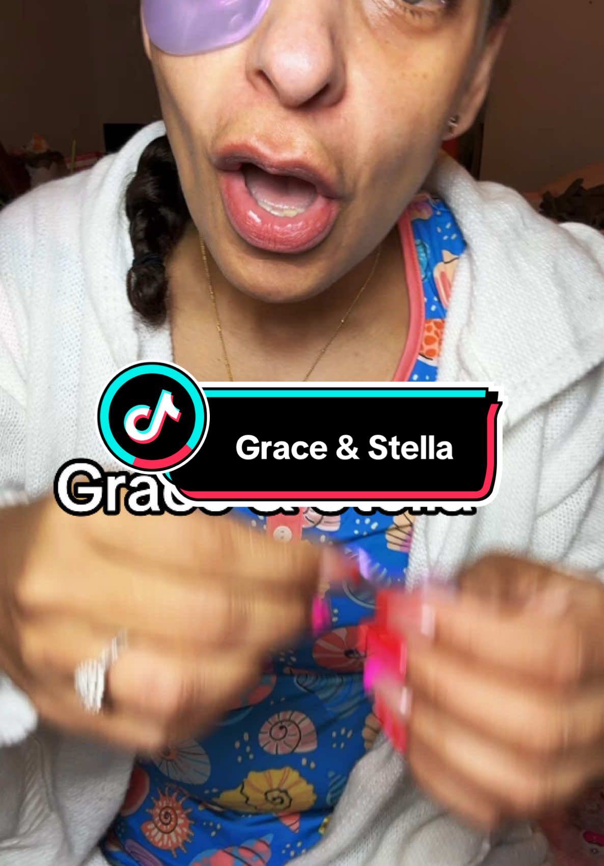Mature skin needs a good eye mask! Grace and Stella are the best ones to use for tired eyes!! #graceandstella #eyemask #tiredeyes #retinol #tiktokshoploveatfirstfind #spotlightfinds 