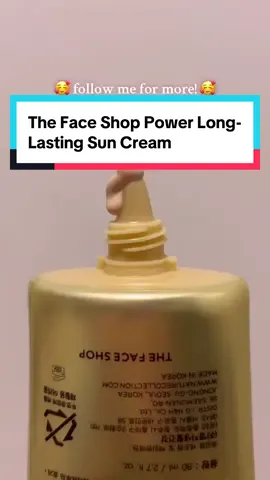 Don’t get me wrong, this isn’t a bad tinted suncreen! It’s not an amazing one either, but that depends on what you’re looking for. 🌸 BTW this is heavily scented!!! 🌸 . The texture is creamy & slippery, yet hard to blend. On my hand, it took me 20 secs & on my face, it took me 2 minutes 💀… crazy. It dries down feeling matte & not greasy, but does leave a very dewy finish. ALSO, it’s hard to blend any unblended patches once it dries down. . The beige tint is okay. It evens out my skintone slightly, but doesn’t cover my dark circles & redness. DON’T say anything about the amount I’m using! 😭 That’s exactly how much sunscreen you should be using per application. . Final verdict: It’s okay, but I’ll give this to my grandma instead because I have sensitive skin and dislike how hard it is to blend. It DOES look quite nice when dried down though, though a tad too dewy for me. . #thefaceshop #tintedsunscreen #sunscreen #koreanbeauty #koreanskincare #koreansunscreen #firstimpressions #swatch #skincare #suncare