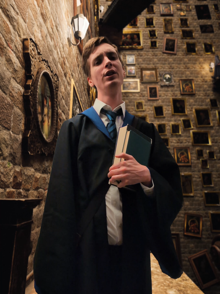 Replying to @jiffyvfx These staircases have it out for me #harrypotter #hogwarts #staircase #marauders #vfx #edit 