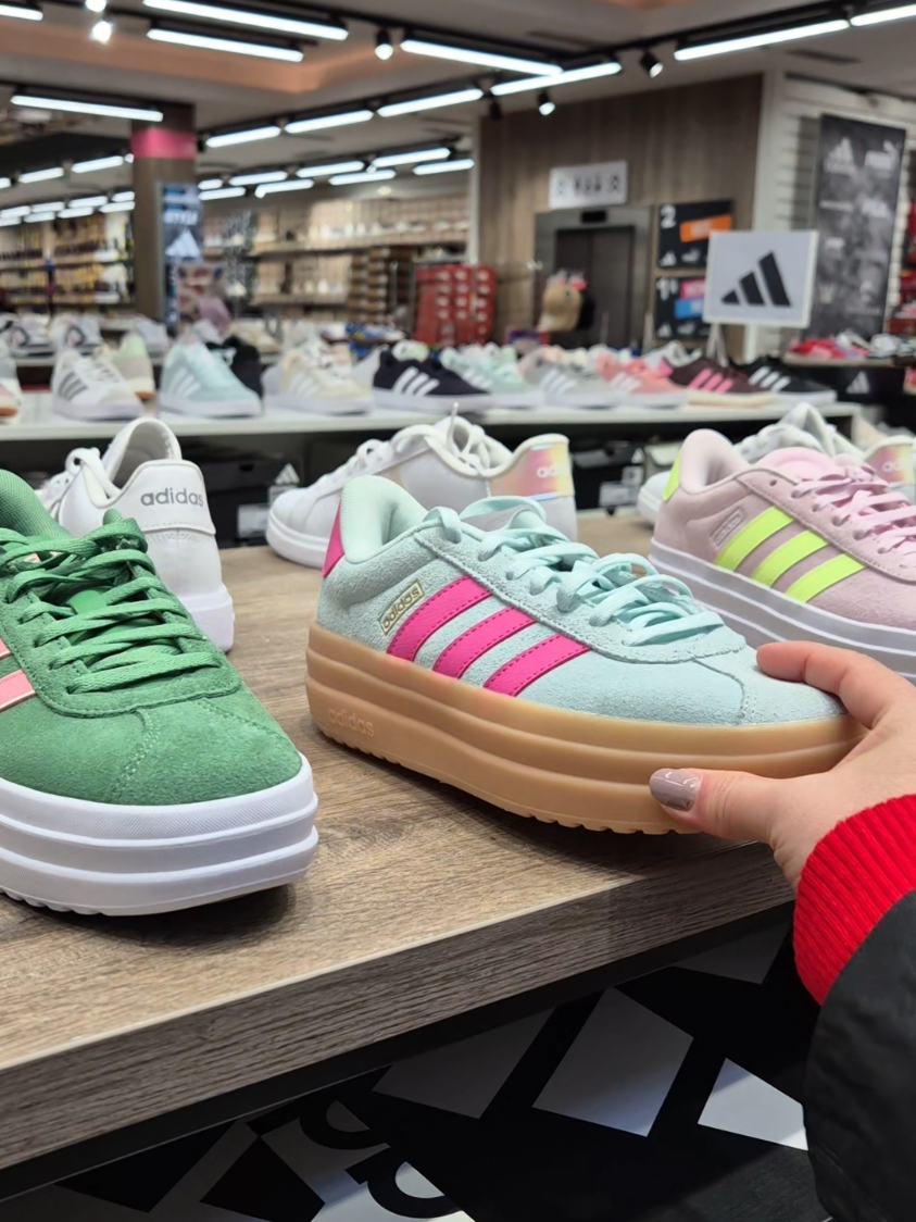 Melhor loja para comprar tênis na Bélgica. @chaussea_officiel  #moda #tenis #adidas #fashion #adidasoriginals #adidassamba #belgica #store #sneakers #adidasnabelgica #bruxelles 