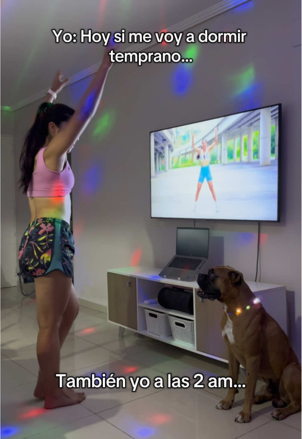 Lo mismo TODAS las noches…🤣🙌 pero muy bien acompañada @tucco_elboxer  . @pumpbeatbyagd @luckra1999 @bzrp #dancer #cuarteto #cordoba #bailar #dog #boxer 