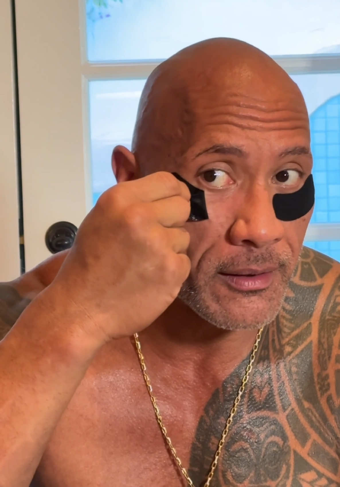 Cheers to sexy eyes 👁️🔥and my big ass forehead 👨🏽‍🦲 Our @Papatui Ageless Action Eye Patches are finally here 👊🏾 and you know I’m coming outta the gates in BLACK 😉 #sexyeyes  #papatui  #backinblack 