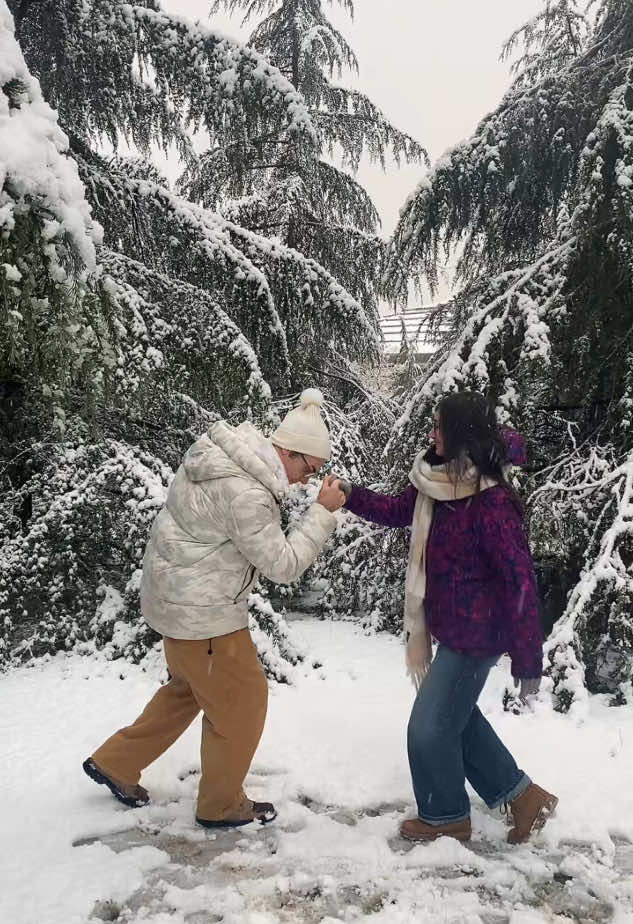 My snowman💕⛄️❄️ #snowman #snow #snowmanchallenge #loveyou #sia #dancechallenge #f #fyp #foru #kesfetteyiz #kesfet #fouryou #viralvideotiktok #viral_video #virał #danc #snowdance #couple 