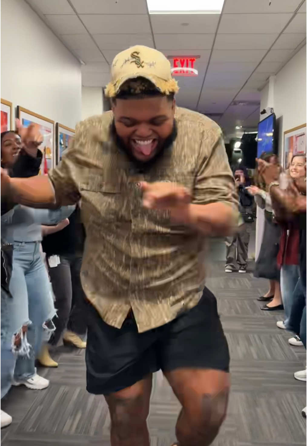 @DRUSKI is at the Happy Place! #thejenniferhudsonshow #jenniferhudson #druski #jhud 