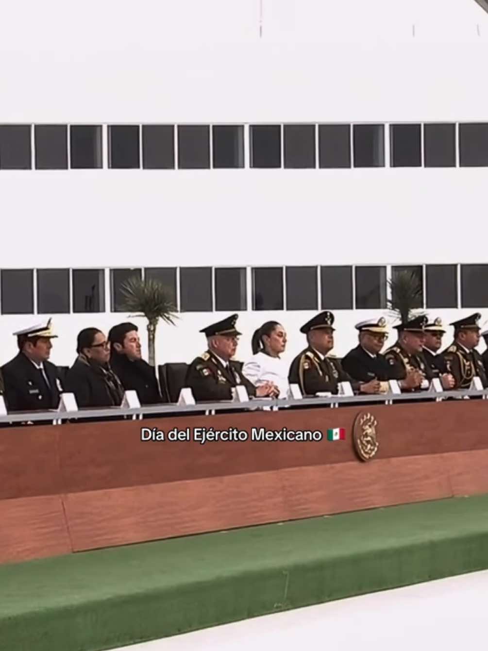 🪖 #claudiasheinbaum #politica #mexico 