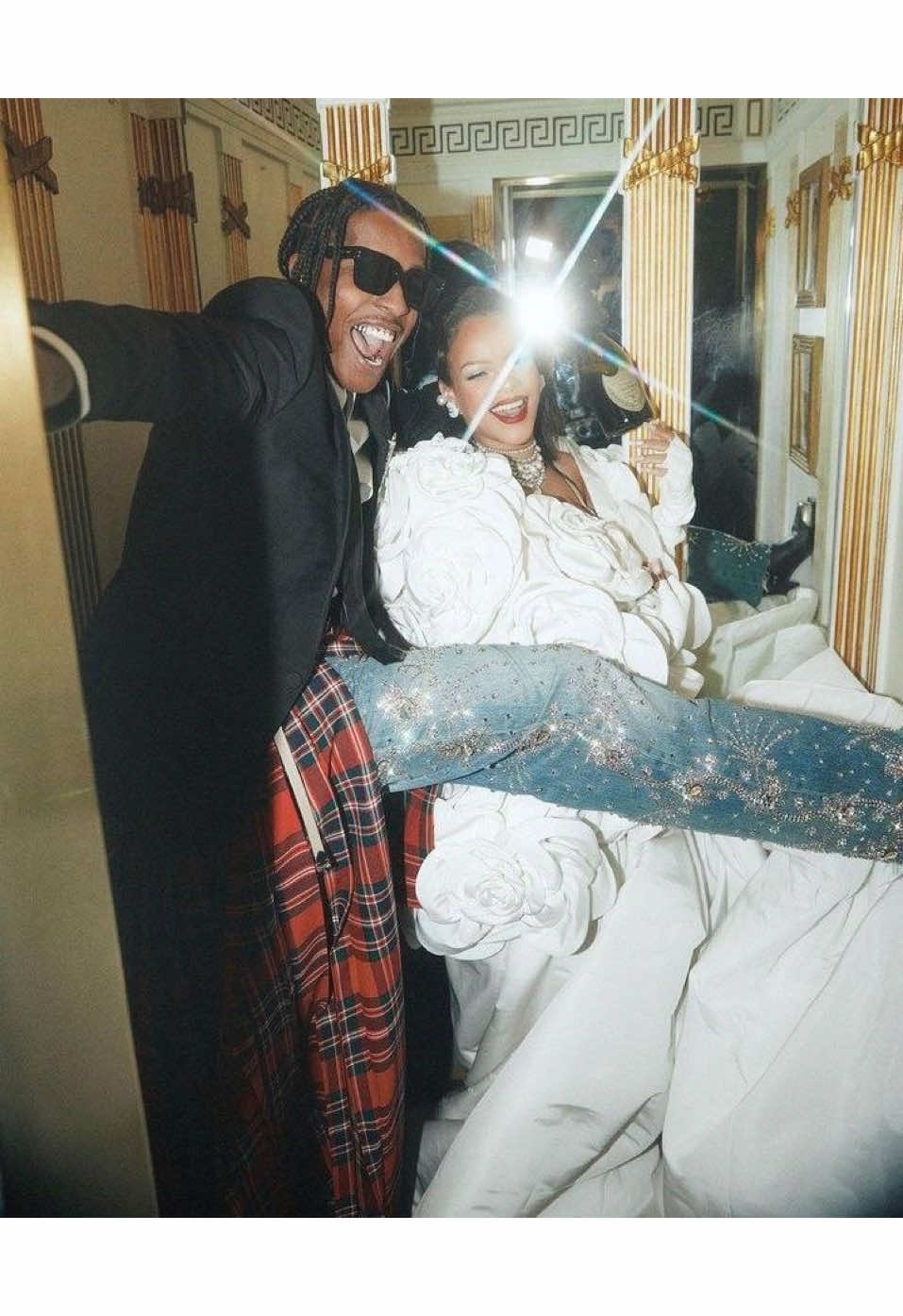 If love had a flex.🙂‍↕️☝🏻#fyp #trendingvideo #asaprocky #rihanna #lover #couple #couplegoals #edits #aestheticedits #songs #rappers #london #viral_video#trial @Rihanna 