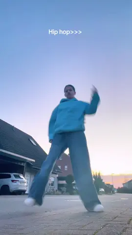 Hoodie from @ninetysix 🫶🏻🩵| dc: me:) #dance #dancer #danceschool #dancetrend #viral #hoodie #blue #hiphop #stepup #stepupvibes #fy #outfitinspo #baggy #longhair #fyp #hair #viralll #brunette #girl #perte #romania #realdancer #pentrutine #pourtoi #blowthisup #fyfy #dc #romaniangirl #outfit #90shiphop 
