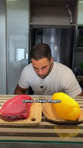 Meu seguidor pediu pra eu fazer o vídeo do falso magro, então já sabe né? O pedido de vocês é uma ordem!  Espero que vocês gostem, foi feito com muito carinho e desenhado daquele jeitinho que só a gente sabe fazer!  Aqui voce ganha 2 vídeos por dia pra aprender nutrição de uma forma divertida e desenhada, DE NADA TÁ?  Não esquece de seguir ONUTRIDASESTRELAS 🤩 tá amor?