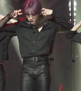 Lee know angry looks too attractive!! #leeknow #minho #StrayKids #fyp #viral 