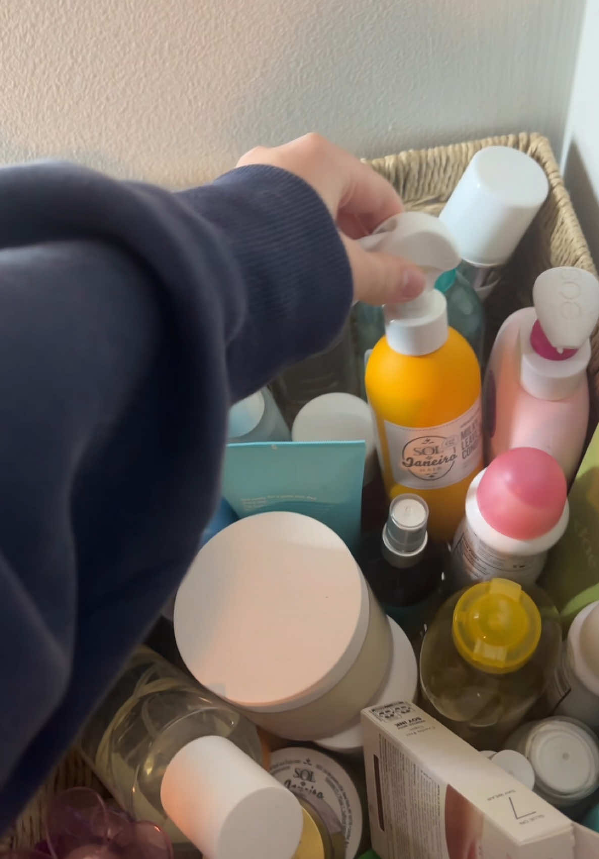 clean my room.. sorta #fyp #CleanTok #cleaningtiktok #foryou #packing #pack #florida 