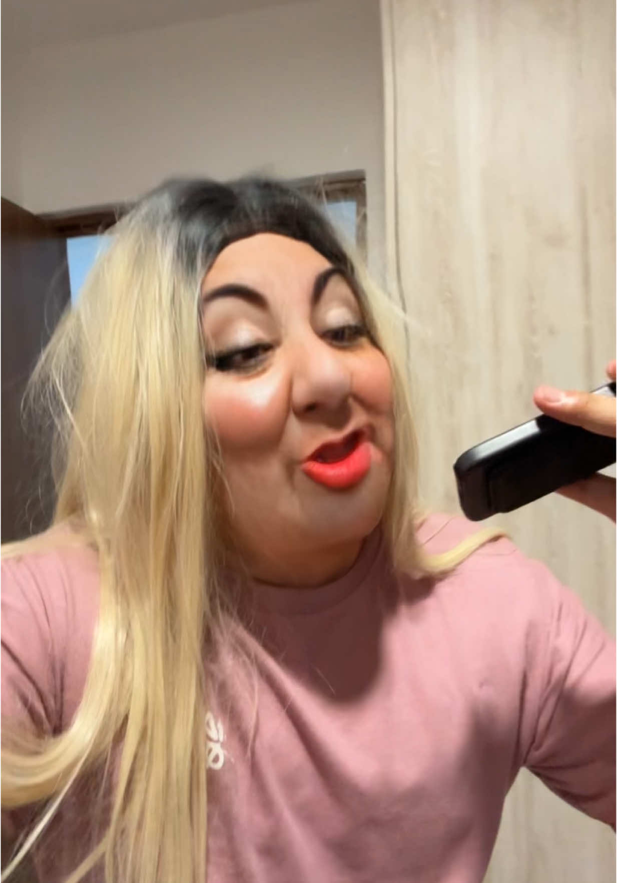 Dolores Delano Angelica enojada. 😡 😡