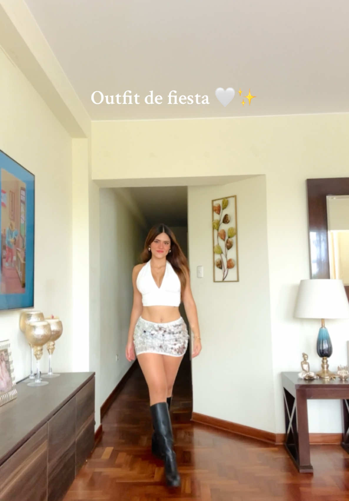 Falda Gyal de lentejuelas & Top Lisa en blanco 🤍✨ // Haz tu pedido por Instagram: moonlight_tiendaperu #OOTD #ootdinspo #lentejuelas #faldaytop 