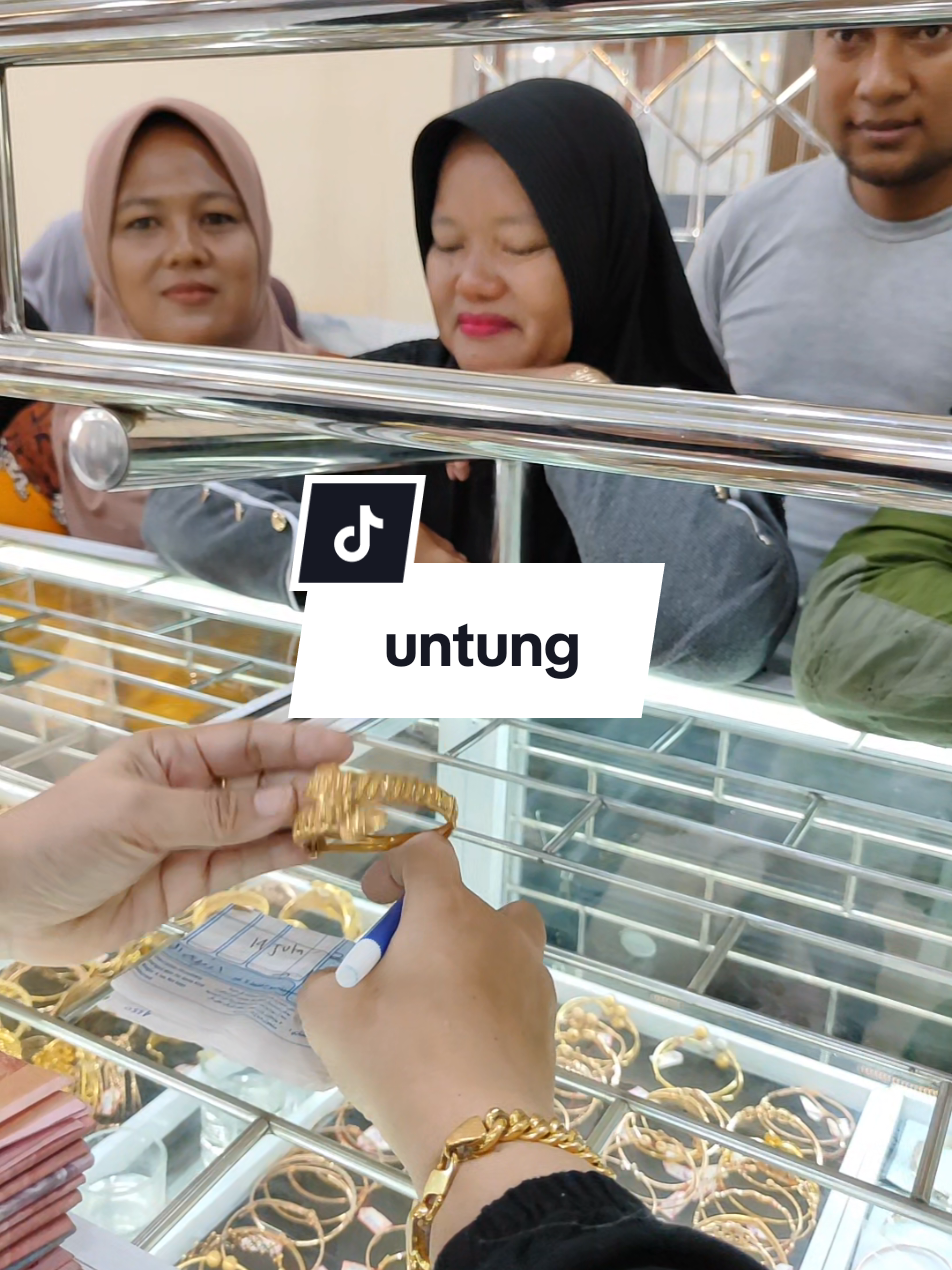 jauh jauh dari probolinggo untung banyakk 🤑🤑 #fyppppppppppppppppppppppp #tokoemasmadinahjatiroto 